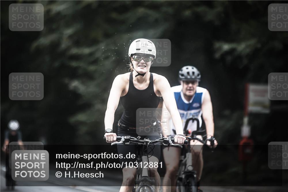 13.09.2026 - Stadtparktriathlon H.Heesch http://msf.ph/oto/10312881 13.09.2026 12:54:33 Radfahren 1101, 1225, 1226, 1308 meine-sportfotos.de