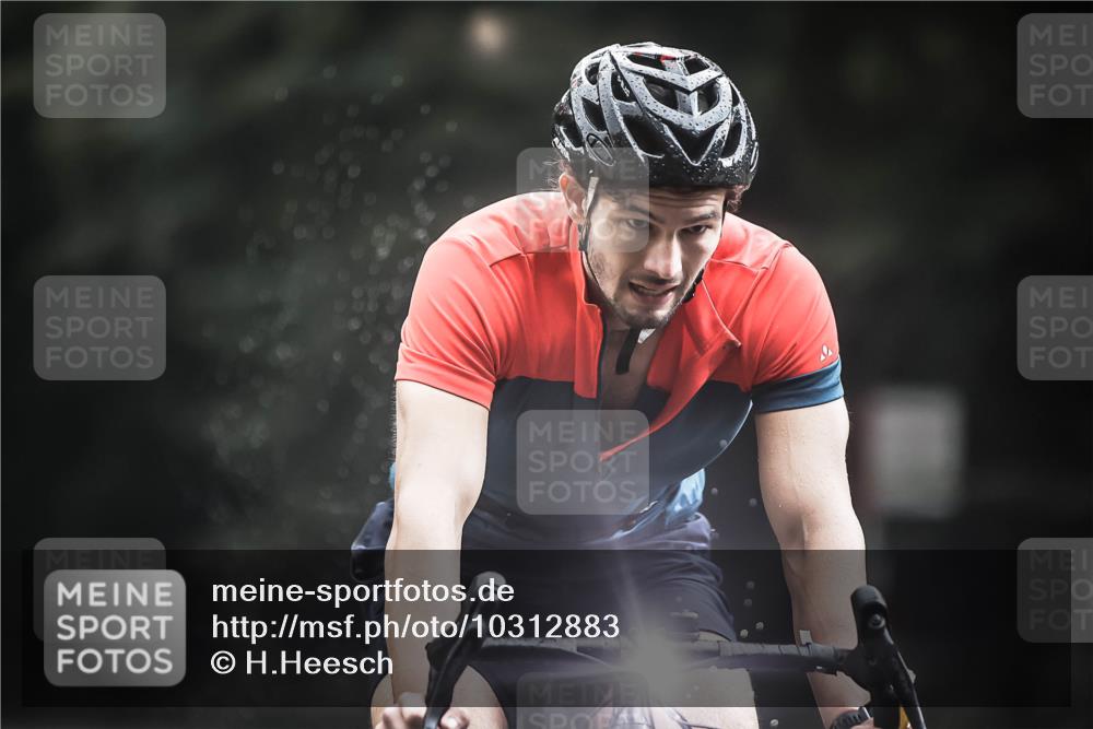 13.09.2026 - Stadtparktriathlon H.Heesch http://msf.ph/oto/10312883 13.09.2026 11:47:06 Radfahren 893, 905 meine-sportfotos.de