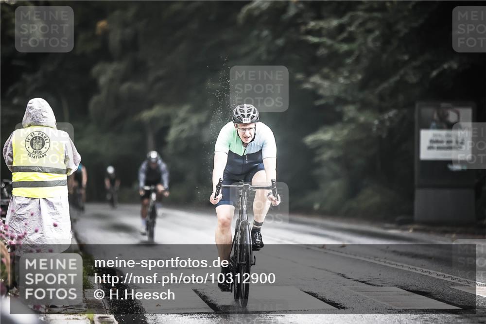 13.09.2026 - Stadtparktriathlon H.Heesch http://msf.ph/oto/10312900 13.09.2026 11:47:10 Radfahren 859, 893, 905 meine-sportfotos.de