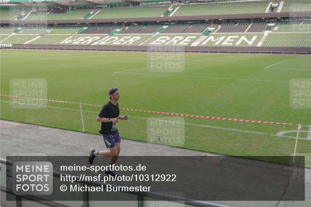 13.09.2026 - 21. swb-Marathon Bremen Michael Burmester http://msf.ph/oto/10312922 13.09.2026 12:49:03 Laufen im Stadion 382, 384, 524, 572, 779, 826, 889, 899, 1349, 1517, 1723, 1748, 1872, 1925, 2287, 2288, 2605, 2750, 2844, 2909, 2956, 3043, 3110, 3127, 3197, 3242, 3276, 3330, 3466, 3794, 3910, 3973, 4033, 4082, 4247, 4384, 4712, 4732, 4743, 4852, 4898, 4990, 5424, 5517, 5570, 5585, 5594, 5648, 5803, 6025, 6058, 6692, 6842, 6951, 7064, 7109, 7115, 7399, 7538, 7636, 7803, 7876, 8611, 8706, 8877, 8973, 8980, 8981, 9010, 9035, 9429, 13091 meine-sportfotos.de