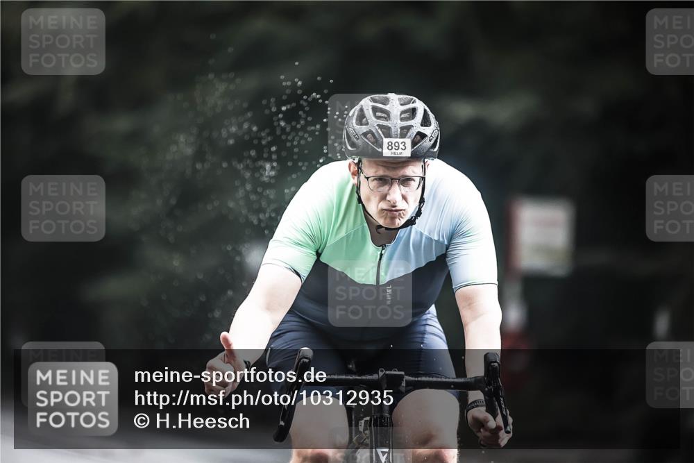 13.09.2026 - Stadtparktriathlon H.Heesch http://msf.ph/oto/10312935 13.09.2026 11:47:12 Radfahren 859, 893, 905 meine-sportfotos.de