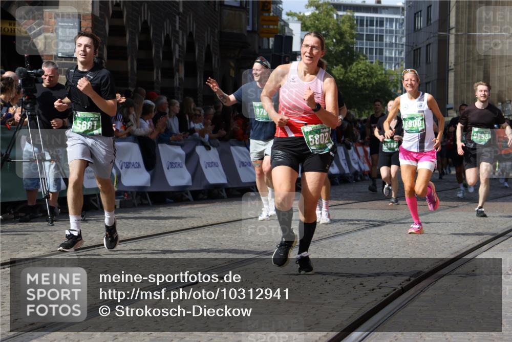 13.09.2026 - 21. swb-Marathon Bremen Strokosch-Dieckow http://msf.ph/oto/10312941 13.09.2026 13:30:47 Ziel 625, 881, 1067, 2265, 2900, 3163, 3164, 3425, 4058, 4206, 4332, 4415, 4425, 4748, 4763, 5506, 5551, 6134, 6347, 6988, 7253, 7567, 7645, 7821, 8090, 8105, 8116, 8117, 8169, 8314, 8494, 8762, 8878, 8966, 9011, 9015, 9108, 9412, 9695, 9825, 244, 1189, 1479, 2902, 3360, 4251, 5600, 5681, 5900, 6307, 7198, 7760, 7798, 8543, 8616, 9290, 9507, 9653, 9767, 9937, 9958, 9962, 9976, 13152, 13215 meine-sportfotos.de