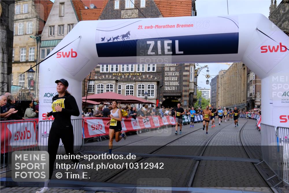 13.09.2026 - 21. swb-Marathon Bremen Tim E. http://msf.ph/oto/10312942 13.09.2026 10:54:29 Ziel 10359, 10577, 10749, 10822, 10996, 11010, 11099, 11118, 11290, 11329, 11361, 11476, 11765, 11843, 11989, 11998, 13531 meine-sportfotos.de
