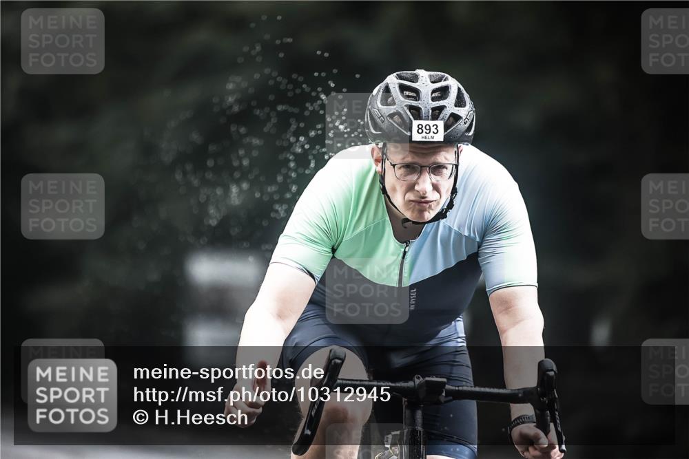 13.09.2026 - Stadtparktriathlon H.Heesch http://msf.ph/oto/10312945 13.09.2026 11:47:12 Radfahren 859, 893, 905 meine-sportfotos.de