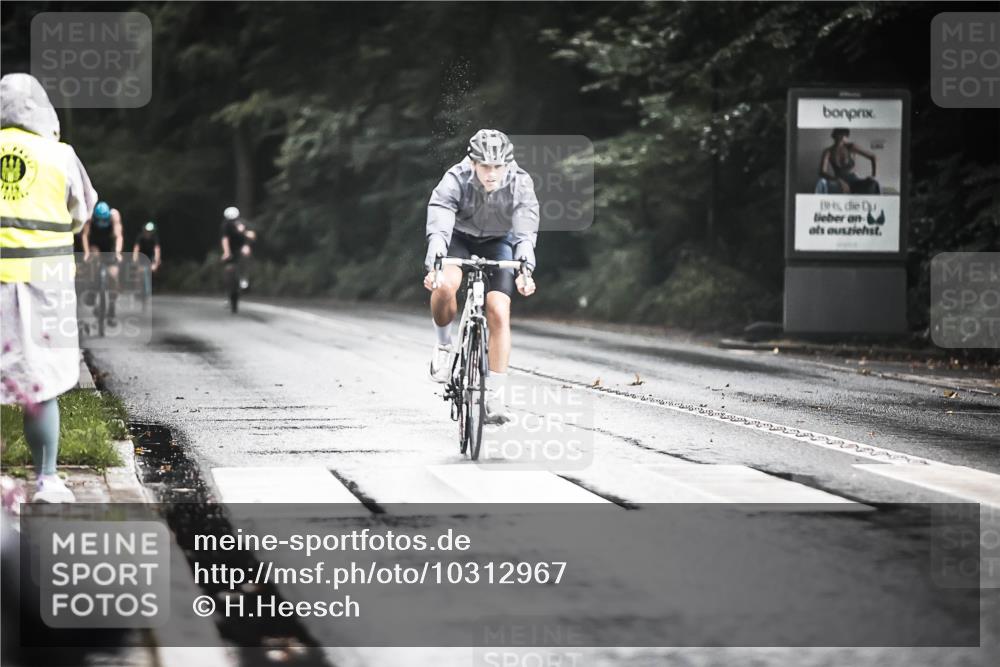 13.09.2026 - Stadtparktriathlon H.Heesch http://msf.ph/oto/10312967 13.09.2026 11:47:13 Radfahren 859, 869, 893 meine-sportfotos.de