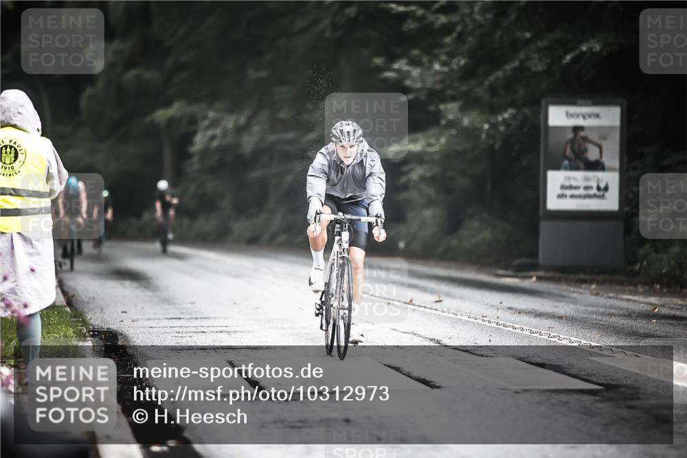 13.09.2026 - Stadtparktriathlon H.Heesch http://msf.ph/oto/10312973 13.09.2026 11:47:13 Radfahren 859, 869, 893 meine-sportfotos.de