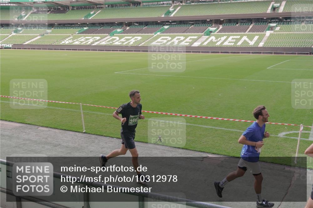 13.09.2026 - 21. swb-Marathon Bremen Michael Burmester http://msf.ph/oto/10312978 13.09.2026 12:49:08 Laufen im Stadion 382, 384, 524, 572, 663, 670, 779, 826, 889, 899, 1349, 1517, 1605, 1723, 1748, 1872, 1925, 2287, 2288, 2347, 2605, 2750, 2844, 2909, 2956, 3043, 3110, 3127, 3197, 3242, 3276, 3330, 3466, 3625, 3910, 3973, 4033, 4082, 4247, 4384, 4712, 4732, 4743, 4852, 4898, 4990, 5424, 5517, 5570, 5585, 5594, 5648, 6025, 6058, 6652, 6692, 6842, 6906, 6951, 7064, 7109, 7115, 7399, 7636, 7803, 7876, 8611, 8706, 8877, 8973, 8981, 9010, 9035, 9429, 13091 meine-sportfotos.de
