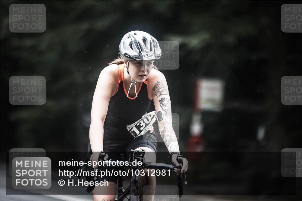 13.09.2026 - Stadtparktriathlon H.Heesch http://msf.ph/oto/10312981 13.09.2026 12:54:41 Radfahren 1101, 1262, 1304, 1308 meine-sportfotos.de