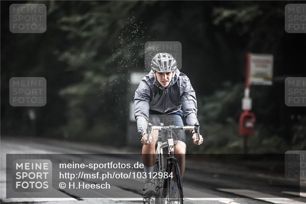 13.09.2026 - Stadtparktriathlon H.Heesch http://msf.ph/oto/10312984 13.09.2026 11:47:14 Radfahren 859, 869, 893 meine-sportfotos.de