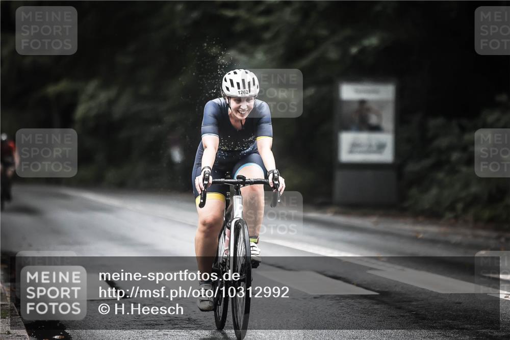 13.09.2026 - Stadtparktriathlon H.Heesch http://msf.ph/oto/10312992 13.09.2026 12:54:45 Radfahren 1217, 1262, 1304, 1308 meine-sportfotos.de