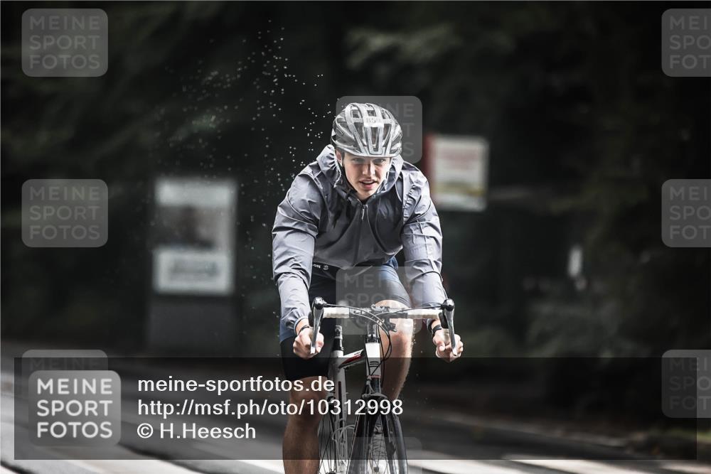 13.09.2026 - Stadtparktriathlon H.Heesch http://msf.ph/oto/10312998 13.09.2026 11:47:14 Radfahren 859, 869, 893 meine-sportfotos.de