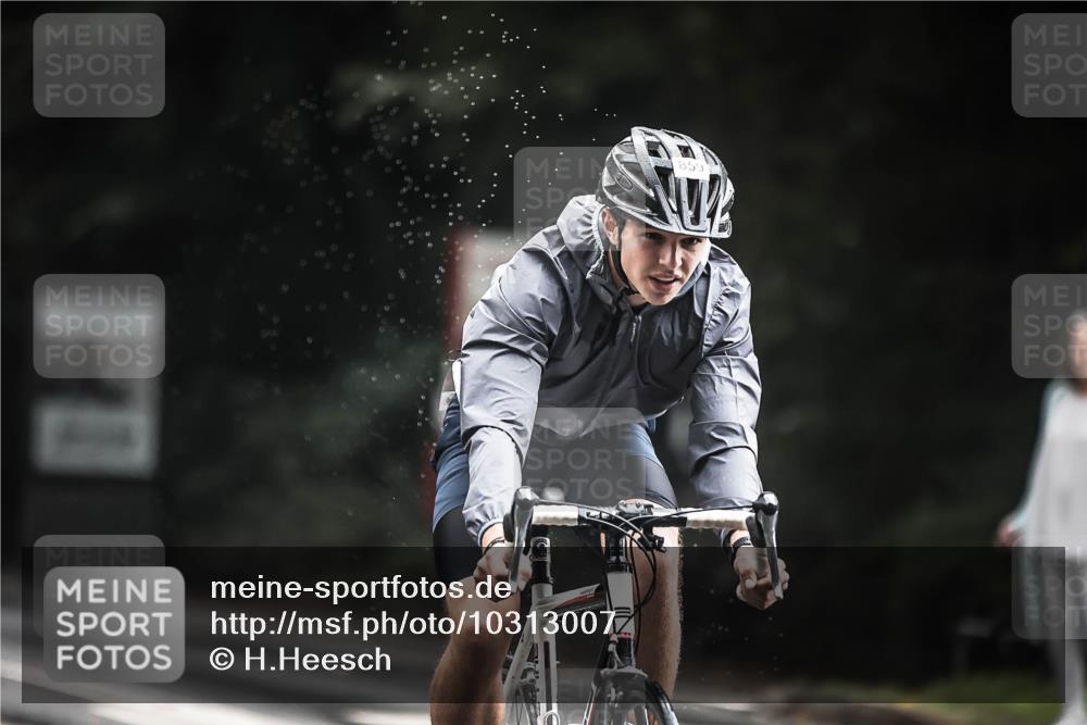 13.09.2026 - Stadtparktriathlon H.Heesch http://msf.ph/oto/10313007 13.09.2026 11:47:15 Radfahren 859, 869, 893 meine-sportfotos.de