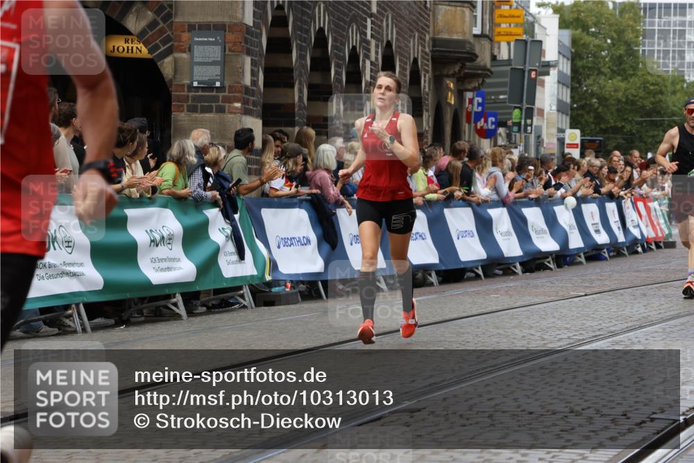 13.09.2026 - 21. swb-Marathon Bremen Strokosch-Dieckow http://msf.ph/oto/10313013 13.09.2026 13:05:02 Ziel 1223, 1224, 1712, 2207, 2646, 2956, 5283, 5674, 7814, 8701, 8936, 9070, 9689, 13034, 13187, 1336, 1822, 2297, 3196, 4025, 4729, 7102, 9273 meine-sportfotos.de