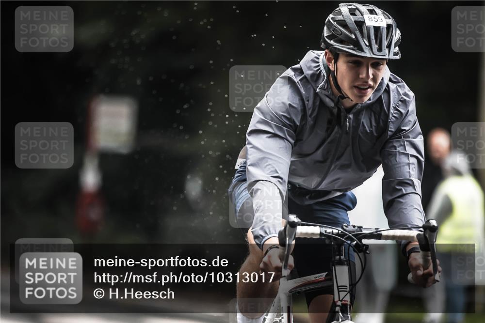 13.09.2026 - Stadtparktriathlon H.Heesch http://msf.ph/oto/10313017 13.09.2026 11:47:15 Radfahren 859, 869, 893 meine-sportfotos.de
