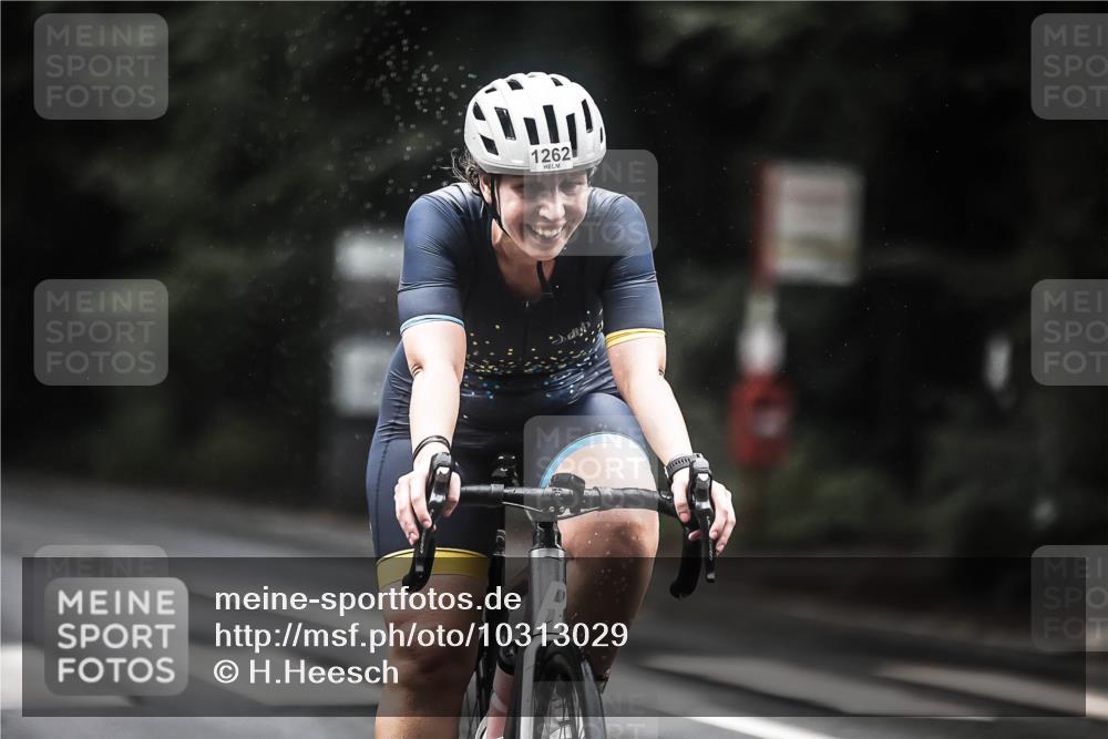 13.09.2026 - Stadtparktriathlon H.Heesch http://msf.ph/oto/10313029 13.09.2026 12:54:46 Radfahren 1179, 1217, 1262, 1304 meine-sportfotos.de