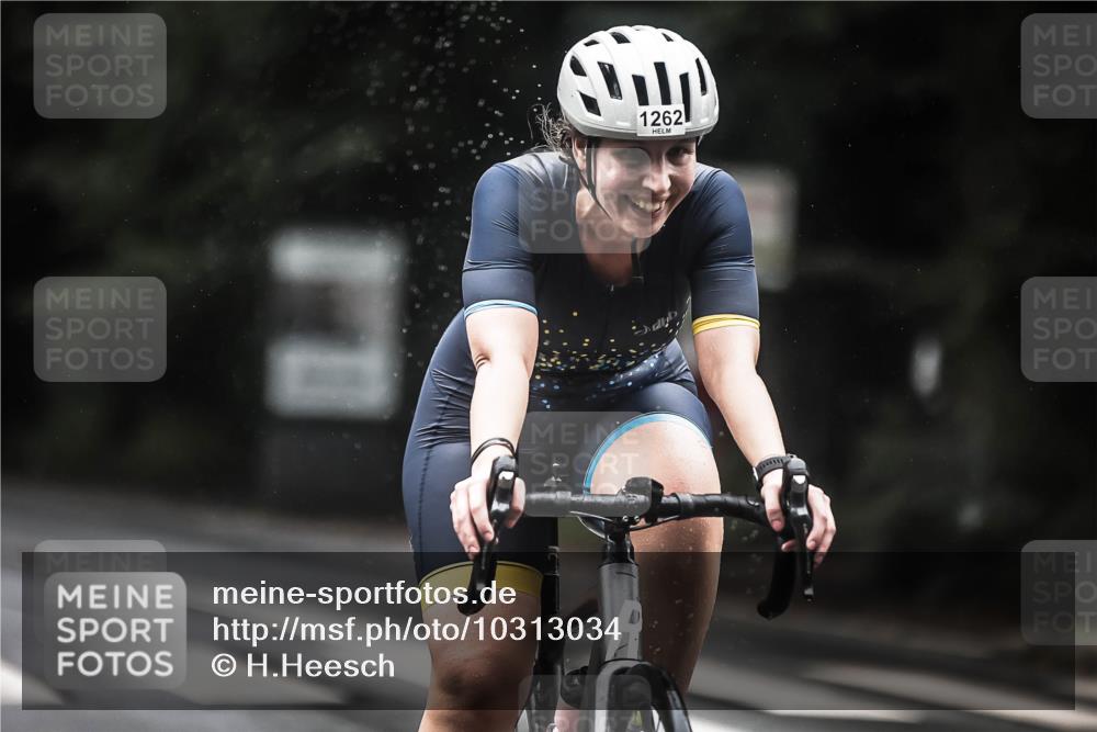 13.09.2026 - Stadtparktriathlon H.Heesch http://msf.ph/oto/10313034 13.09.2026 12:54:46 Radfahren 1179, 1217, 1262, 1304 meine-sportfotos.de