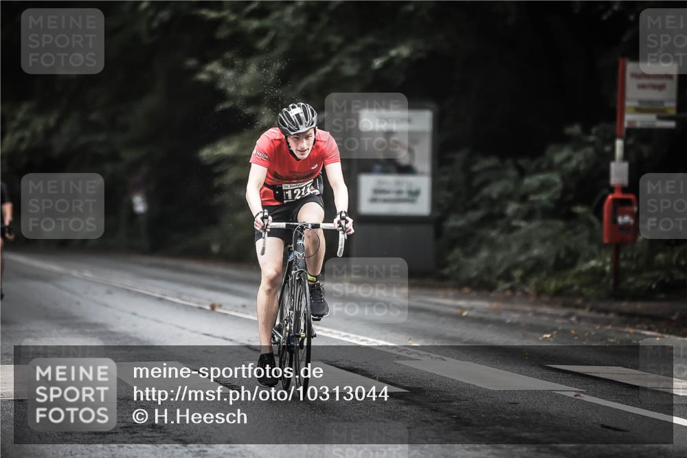 13.09.2026 - Stadtparktriathlon H.Heesch http://msf.ph/oto/10313044 13.09.2026 12:54:49 Radfahren 1179, 1217, 1258, 1262 meine-sportfotos.de