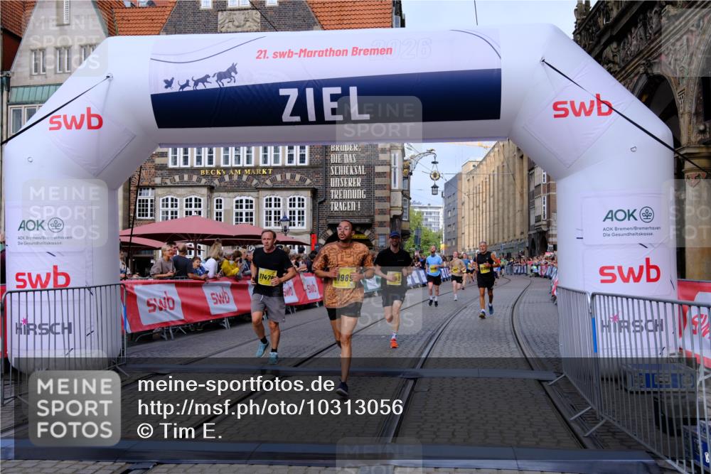 13.09.2026 - 21. swb-Marathon Bremen Tim E. http://msf.ph/oto/10313056 13.09.2026 10:54:32 Ziel 10359, 10503, 10577, 10749, 10837, 10884, 10996, 11099, 11118, 11290, 11329, 11361, 11476, 11765, 11843, 11989, 11998 meine-sportfotos.de