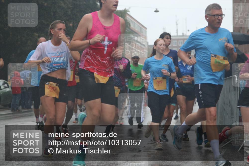 13.09.2026 - Kiel Lauf Markus Tischler http://msf.ph/oto/10313057 13.09.2026 10:40:02 Fleethörn 139, 2387, 1, 39, 7051, 38, 853 meine-sportfotos.de
