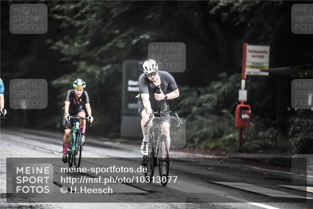 13.09.2026 - Stadtparktriathlon H.Heesch http://msf.ph/oto/10313077 13.09.2026 11:47:21 Radfahren 745, 800, 826, 863, 869, 935 meine-sportfotos.de