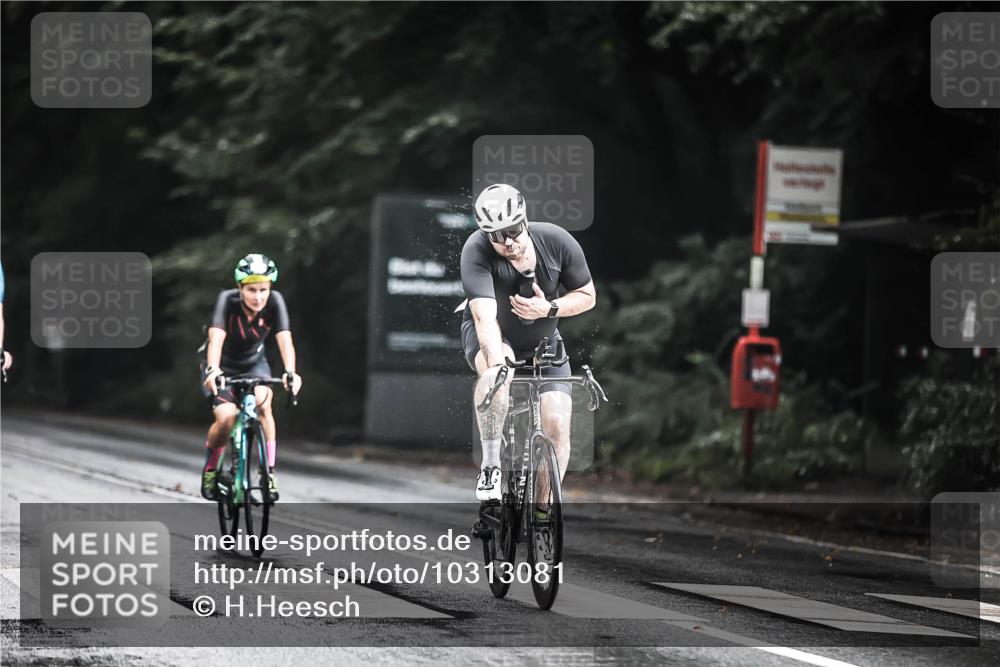 13.09.2026 - Stadtparktriathlon H.Heesch http://msf.ph/oto/10313081 13.09.2026 11:47:21 Radfahren 745, 800, 826, 863, 869, 935 meine-sportfotos.de