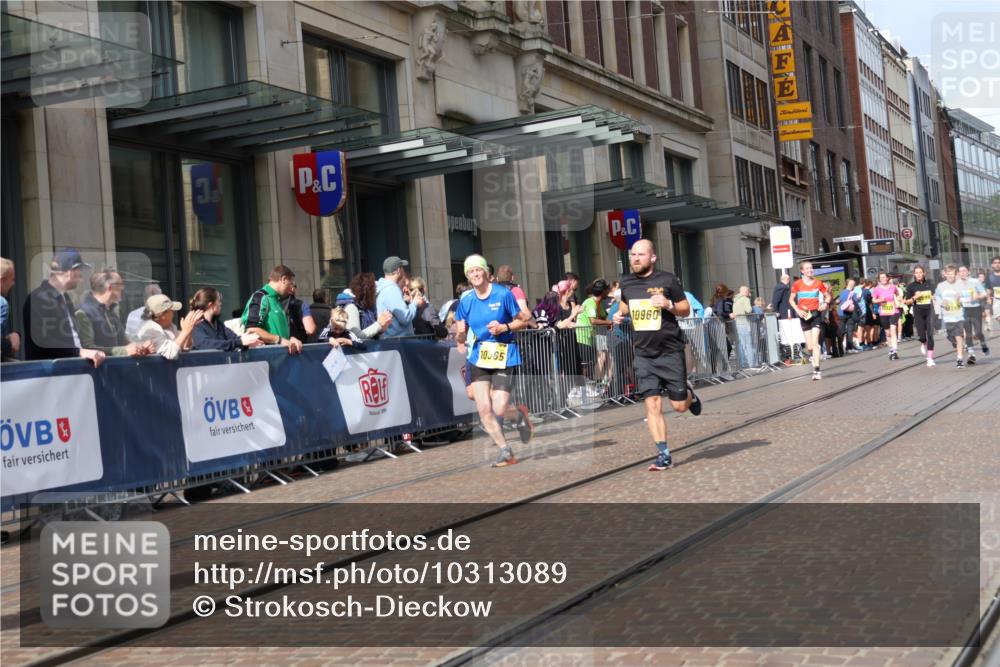 13.09.2026 - 21. swb-Marathon Bremen Strokosch-Dieckow http://msf.ph/oto/10313089 13.09.2026 10:56:03 Ziel 10184, 10211, 10246, 10322, 10356, 10365, 10443, 10670, 10675, 10699, 10844, 10949, 10957, 10960, 11069, 11219, 11256, 11280, 11317, 11407, 11570, 11693, 11782, 11795, 11844, 11855, 11871, 12452, 12476, 12543, 10243, 10298, 10374, 10690, 10703, 10949, 10952, 11219, 11510, 11790, 11972, 12061, 12108, 12143, 12476, 12484, 13565 meine-sportfotos.de