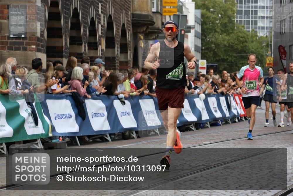 13.09.2026 - 21. swb-Marathon Bremen Strokosch-Dieckow http://msf.ph/oto/10313097 13.09.2026 13:05:04 Ziel 1224, 1712, 2207, 2646, 2956, 5283, 5674, 7538, 7814, 8054, 8701, 9070, 9306, 9689, 13034, 13187, 1822, 2297, 4025, 4729, 7102, 9273 meine-sportfotos.de