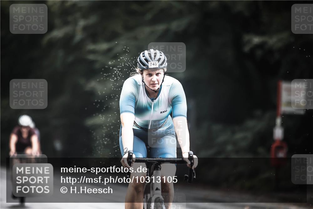 13.09.2026 - Stadtparktriathlon H.Heesch http://msf.ph/oto/10313105 13.09.2026 11:47:23 Radfahren 745, 800, 826, 863, 869, 935 meine-sportfotos.de