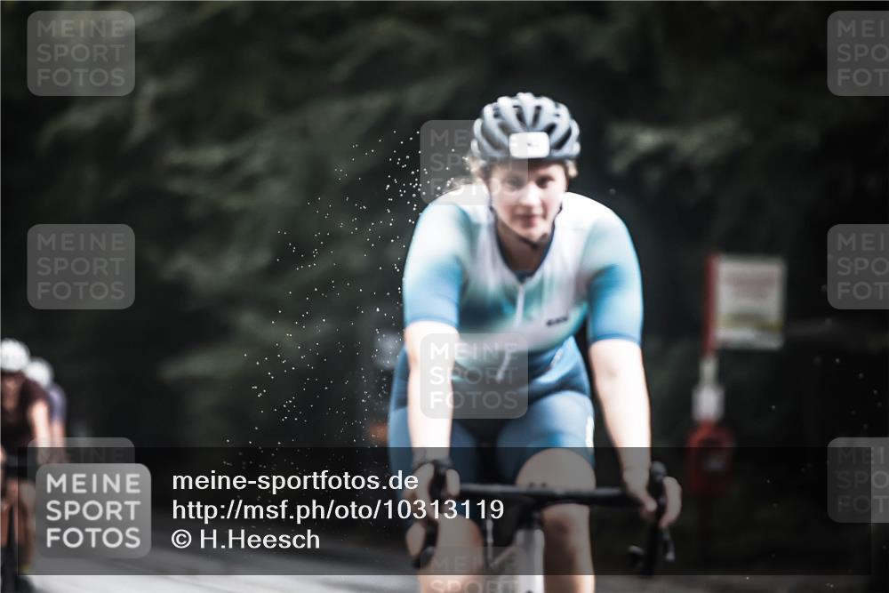 13.09.2026 - Stadtparktriathlon H.Heesch http://msf.ph/oto/10313119 13.09.2026 11:47:23 Radfahren 745, 800, 826, 863, 869, 935 meine-sportfotos.de
