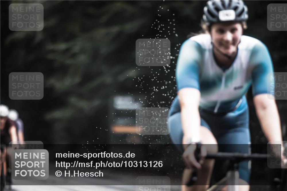 13.09.2026 - Stadtparktriathlon H.Heesch http://msf.ph/oto/10313126 13.09.2026 11:47:24 Radfahren 745, 800, 826, 863, 869, 935 meine-sportfotos.de