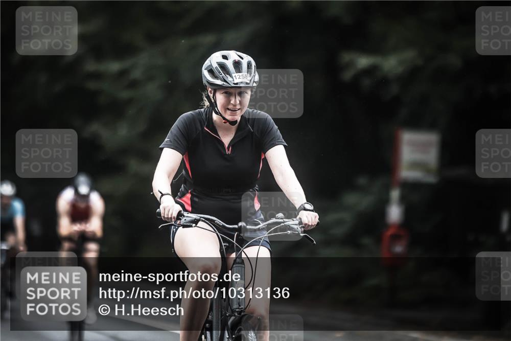 13.09.2026 - Stadtparktriathlon H.Heesch http://msf.ph/oto/10313136 13.09.2026 12:54:56 Radfahren 1108, 1153, 1158, 1179, 1224, 1258, 1286, 1417 meine-sportfotos.de