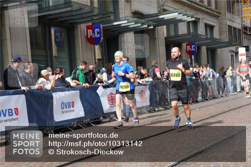 13.09.2026 - 21. swb-Marathon Bremen Strokosch-Dieckow http://msf.ph/oto/10313142 13.09.2026 10:56:04 Ziel 10184, 10211, 10240, 10246, 10322, 10356, 10365, 10443, 10670, 10675, 10699, 10844, 10957, 10960, 11069, 11256, 11280, 11317, 11407, 11570, 11693, 11782, 11795, 11844, 11855, 11871, 12452, 12543, 10243, 10298, 10365, 10374, 10690, 10703, 10949, 10952, 10957, 11219, 11790, 11972, 12061, 12108, 12143, 12476, 12484, 13565 meine-sportfotos.de