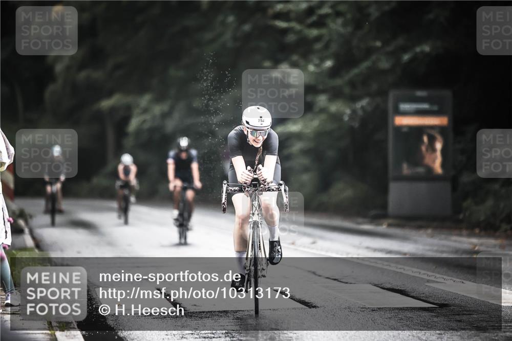 13.09.2026 - Stadtparktriathlon H.Heesch http://msf.ph/oto/10313173 13.09.2026 11:47:30 Radfahren 752, 801, 826, 840, 863 meine-sportfotos.de