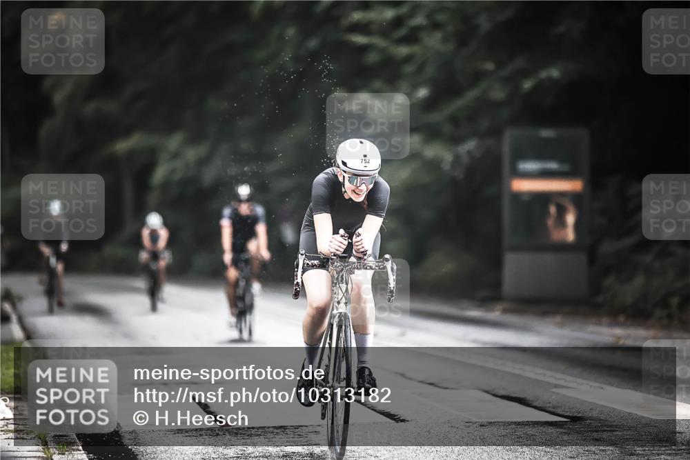 13.09.2026 - Stadtparktriathlon H.Heesch http://msf.ph/oto/10313182 13.09.2026 11:47:31 Radfahren 752, 801, 826, 840, 863 meine-sportfotos.de