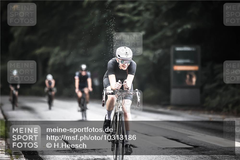 13.09.2026 - Stadtparktriathlon H.Heesch http://msf.ph/oto/10313186 13.09.2026 11:47:31 Radfahren 752, 801, 826, 840, 863 meine-sportfotos.de