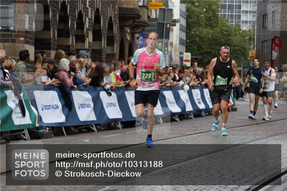 13.09.2026 - 21. swb-Marathon Bremen Strokosch-Dieckow http://msf.ph/oto/10313188 13.09.2026 13:05:06 Ziel 1712, 2646, 2956, 5283, 5674, 6708, 7538, 7814, 8054, 8701, 9070, 9306, 9495, 9689, 13187, 1822, 2297, 3365, 4025, 7102, 9273 meine-sportfotos.de