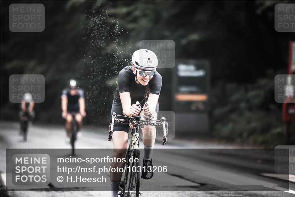 13.09.2026 - Stadtparktriathlon H.Heesch http://msf.ph/oto/10313206 13.09.2026 11:47:31 Radfahren 752, 801, 826, 840, 863 meine-sportfotos.de