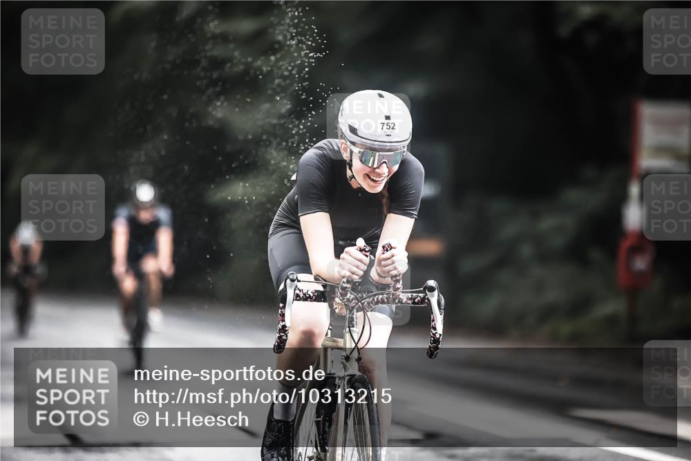13.09.2026 - Stadtparktriathlon H.Heesch http://msf.ph/oto/10313215 13.09.2026 11:47:31 Radfahren 752, 801, 826, 840, 863 meine-sportfotos.de