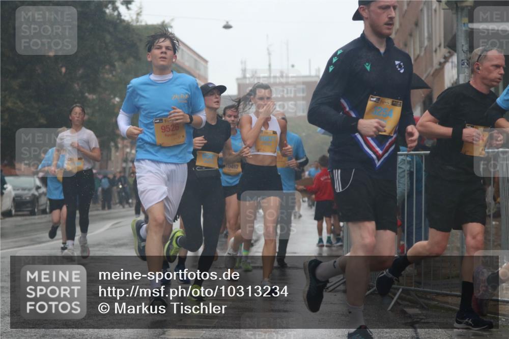 13.09.2026 - Kiel Lauf Markus Tischler http://msf.ph/oto/10313234 13.09.2026 10:40:22 Fleethörn 9526, 10452, 10877, 11, 11, 1, 38, 3254 meine-sportfotos.de