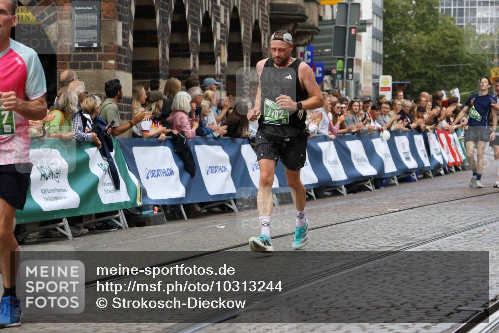 13.09.2026 - 21. swb-Marathon Bremen Strokosch-Dieckow http://msf.ph/oto/10313244 13.09.2026 13:05:08 Ziel 1712, 2646, 5283, 5674, 6708, 7538, 7814, 8054, 8701, 9070, 9306, 9495, 9689, 13187, 439, 1822, 3365, 4025, 7102, 9273 meine-sportfotos.de