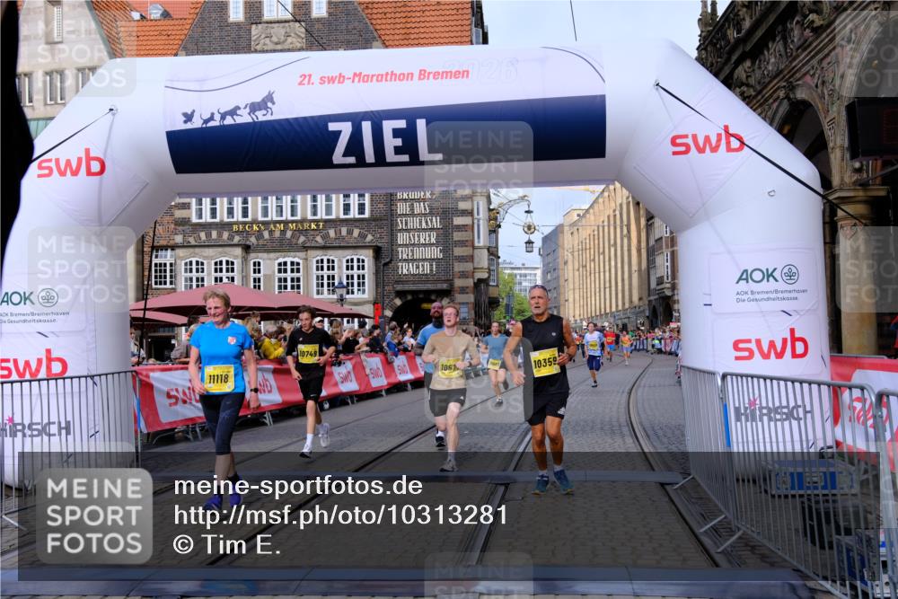 13.09.2026 - 21. swb-Marathon Bremen Tim E. http://msf.ph/oto/10313281 13.09.2026 10:54:35 Ziel 10359, 10503, 10577, 10631, 10749, 10837, 10884, 10996, 11099, 11118, 11329, 11361, 11476, 11765, 11843, 11989, 11998, 12328 meine-sportfotos.de