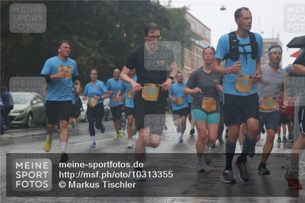 13.09.2026 - Kiel Lauf Markus Tischler http://msf.ph/oto/10313355 13.09.2026 10:40:36 Fleethörn 9152, 38, 6088, 6147, 1, 39, 5952 meine-sportfotos.de
