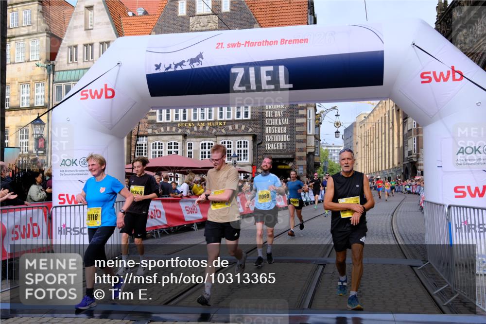 13.09.2026 - 21. swb-Marathon Bremen Tim E. http://msf.ph/oto/10313365 13.09.2026 10:54:36 Ziel 10359, 10503, 10577, 10631, 10749, 10837, 10884, 10996, 11099, 11118, 11329, 11361, 11476, 11765, 11843, 11989, 11998, 12265, 12328 meine-sportfotos.de