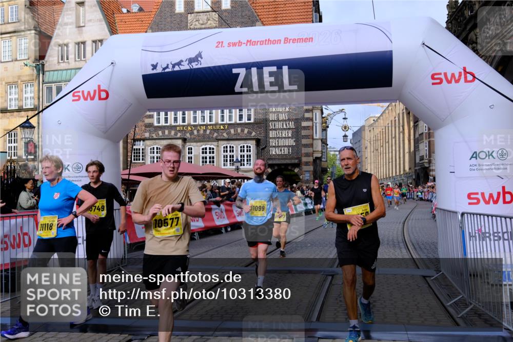 13.09.2026 - 21. swb-Marathon Bremen Tim E. http://msf.ph/oto/10313380 13.09.2026 10:54:37 Ziel 10067, 10359, 10503, 10577, 10631, 10749, 10837, 10884, 10996, 11099, 11118, 11329, 11361, 11476, 11593, 11765, 11843, 11989, 11998, 12265, 12328 meine-sportfotos.de