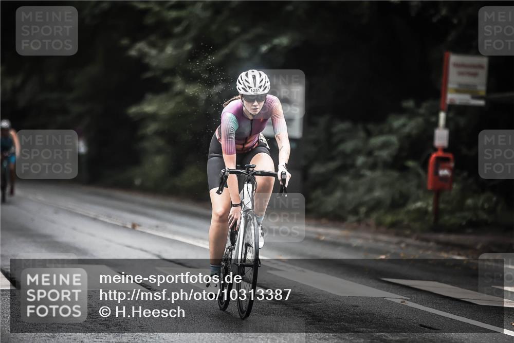 13.09.2026 - Stadtparktriathlon H.Heesch http://msf.ph/oto/10313387 13.09.2026 12:55:12 Radfahren 1072, 1076, 1218, 1251, 1376, 1405 meine-sportfotos.de