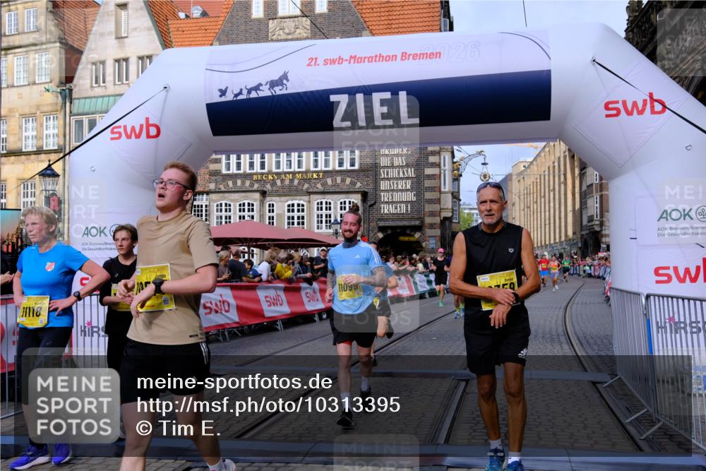 13.09.2026 - 21. swb-Marathon Bremen Tim E. http://msf.ph/oto/10313395 13.09.2026 10:54:37 Ziel 10067, 10359, 10503, 10577, 10631, 10749, 10837, 10884, 10996, 11099, 11118, 11329, 11361, 11476, 11593, 11765, 11843, 11989, 11998, 12265, 12328 meine-sportfotos.de