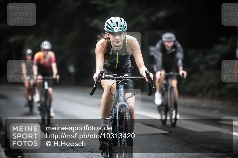 13.09.2026 - Stadtparktriathlon H.Heesch http://msf.ph/oto/10313420 13.09.2026 12:55:19 Radfahren 1072, 1076, 1098, 1129, 1218, 1250, 1269, 1405 meine-sportfotos.de