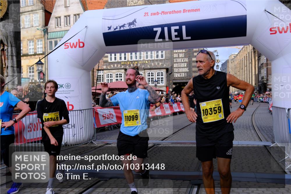 13.09.2026 - 21. swb-Marathon Bremen Tim E. http://msf.ph/oto/10313448 13.09.2026 10:54:38 Ziel 10067, 10146, 10359, 10503, 10577, 10631, 10749, 10765, 10837, 10884, 10996, 11099, 11118, 11329, 11361, 11476, 11593, 11765, 11843, 11989, 11998, 12265, 12328, 12467 meine-sportfotos.de