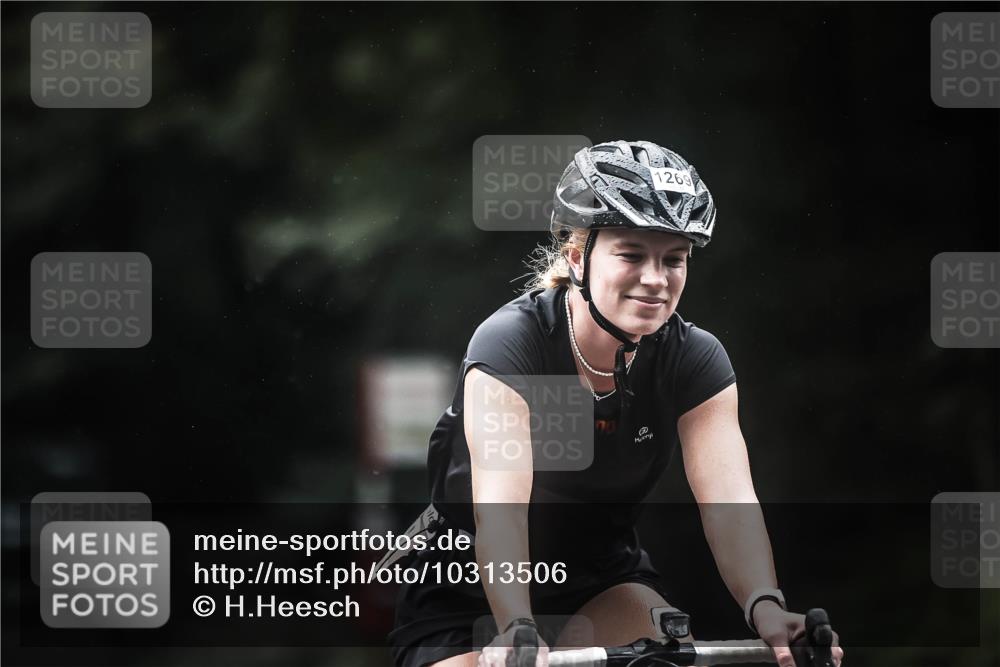 13.09.2026 - Stadtparktriathlon H.Heesch http://msf.ph/oto/10313506 13.09.2026 12:55:23 Radfahren 1072, 1098, 1129, 1149, 1218, 1250, 1269, 1405 meine-sportfotos.de