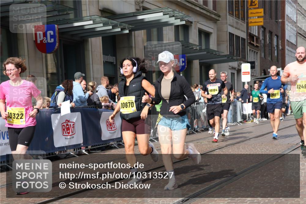 13.09.2026 - 21. swb-Marathon Bremen Strokosch-Dieckow http://msf.ph/oto/10313527 13.09.2026 10:56:12 Ziel 10184, 10211, 10240, 10322, 10356, 10372, 10540, 10670, 10675, 10721, 10824, 10844, 10936, 11064, 11069, 11256, 11317, 11349, 11407, 11474, 11570, 11601, 11693, 11795, 11844, 11855, 11871, 11911, 11996, 12452, 12543, 10246, 10298, 10365, 10443, 10690, 10699, 10703, 10949, 10957, 10960, 11219, 11280, 11693, 11782, 11790, 11972, 12061, 12143, 12452, 12476, 12484, 13565 meine-sportfotos.de